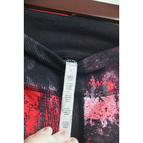 Alo Yoga Ruby Red Smoke Leggings - Picture 5 of 7